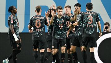 Bryan Zaragoza se atasca... y golazo de Porro