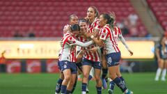 Chivas toma ventaja sobre Pumas y acaricia las Semifinales