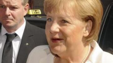 Merkel: "Me gustaría invitar a cenar a Del Bosque"