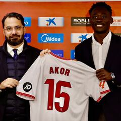 Akor Adams: “El Sevilla es un emblema del fútbol europeo”