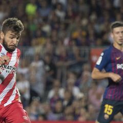 A Segunda pese a hacer historia en el Bernabéu y Camp Nou