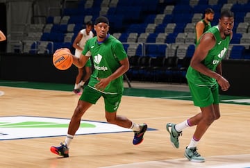 Kameron Taylor y Yankuba Sima, los MVP de la Supercopa.