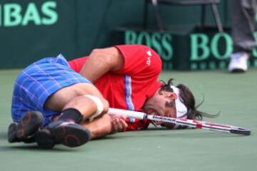 La historia de González defendiendo a Chile en la Davis tuvo un triste final: en su último partido se tuvo que retirar por lesión, ante Fabio Fognini de Italia en 2011.