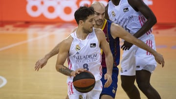 Nicol&aacute;s Laprovittola con NIck Calathes, de rivales a compa&ntilde;eros de equipo.