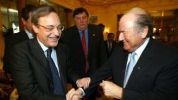 Florentino y Blatter, en 2002.