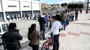 Así estaba La Rosaleda al mediodía de ayer.
