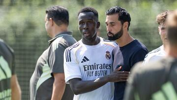 Lamini Fati y Arbeloa.