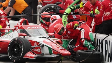 INDIANAPOLIS, INDIANA - MAY 25: Robert Shwartzman, driver of the #83 PREMA Racing Chevrolet, runs into his crew as he pits during the NTT IndyCar Series109th Running Of The Indianapolis 500 at Indianapolis Motor Speedway on May 25, 2025 in Indianapolis, Indiana. James Gilbert/Getty Images/AFP (Photo by James Gilbert / GETTY IMAGES NORTH AMERICA / Getty Images via AFP)