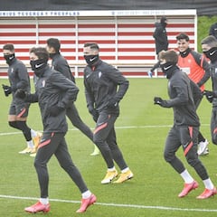 Pablo Pérez, novedad en una convocatoria sin Álvaro Vázquez