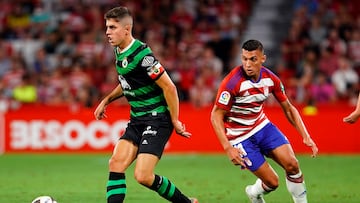 Íñigo fue el mejor de los suyos en Granada, especialmente en el primer tiempo.