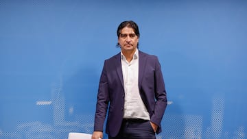 Marco Garcés, director de fútbol del Celta, posa para AS en la sala de prensa de Afouteza.