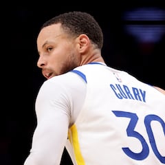 Steph Curry clinches the NBA Clutch Award, what is a ‘clutch’ player