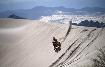 Undécima etapa entre Belén, Fiambalá y Chilecito. El piloto francés Antoine Meo con KTM.