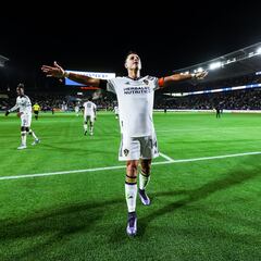‘Chicharito’ y LA Galaxy eliminan de Copa a LAFC de Carlos Vela