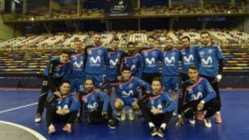 El Movistar posa en el Palacio Multiusos de Guadalajara, donde desde hoy se juega la Copa de España.
