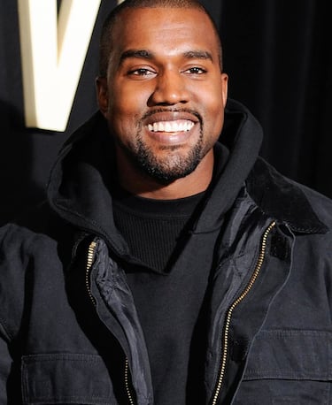 También reconocido oficialmente como 'Ye', Kanye West es quizá el cantante soltero más famoso del mundo. Después de su traumático divorcio de Kim Kardashian, del que aún se recuperan en Estados Unidos, al artista se le conoció un romance con Irina Shayk, que no se prolongó más allá de unos meses y que ha terminado en amistad.