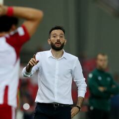 James se queda sin técnico en Olympiacos, Corberán es despedido