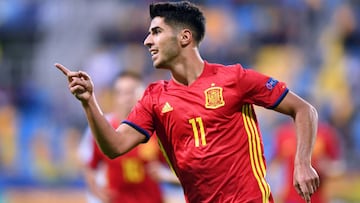 Spain's midfielder Marco Asensio celebrate scoring during the UEFA U-21 European Championship Group B football match Spain v FYR Macedonia on June 17, 2017 in Gdynia, Poland. / AFP PHOTO / Maciej GILLERT