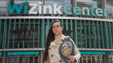 Joana Pastrana a las puertas del WiZink Center.