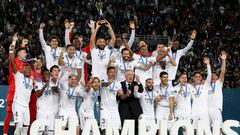 Los jugadores del Real Madrid celebran la conquista del octavo Mundial de Clubes / Copa Intercontinental.