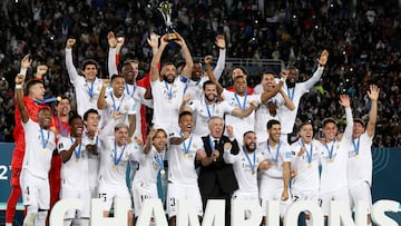 Los jugadores del Real Madrid celebran la conquista del octavo Mundial de Clubes / Copa Intercontinental.