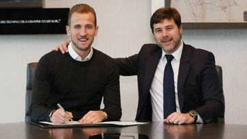 Harry Kane con Pochettino. 