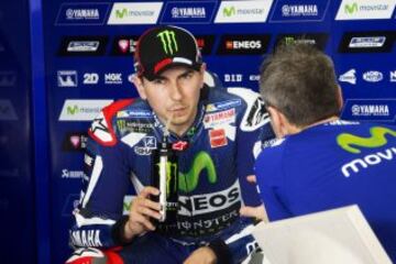 Jorge Lorenzo en el box.