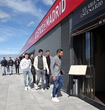 De cara a la doble cita ante Sevilla y Liverpool, el equipo se ha vuelto a reunir tras el entrenamiento. Esta vez ha sido en el Wanda Metropolitano, en el nuevo restaurante El Gran Escenario.
