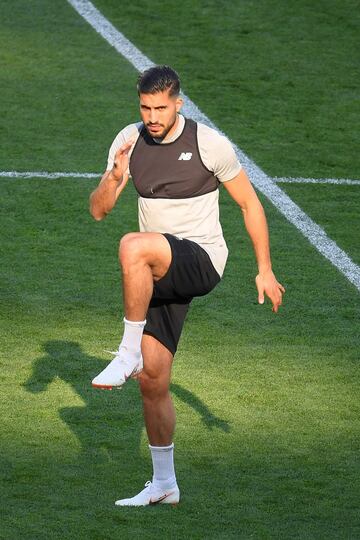 El Liverpool entrena en el Olímpico de Kiev