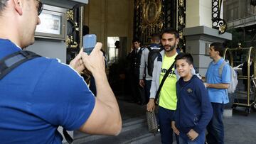 Adrián, en la llegada del Villarreal ayer a Madrid.