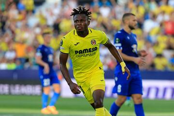 Samuel Chuwwueze celebra el gol que anota al conjunto polaco.