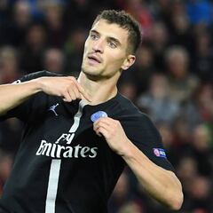 El PSG pretende hacer caja con Thomas Meunier