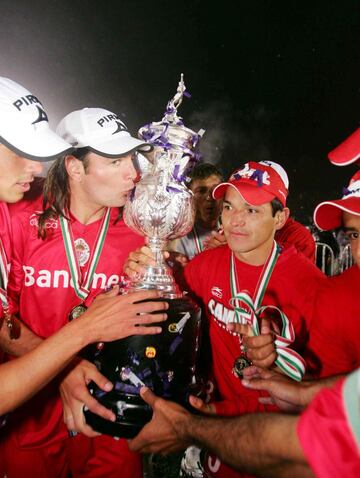 Toluca
⋆ Apertura 2002
⋆ Apertura 2005
⋆ Apertura 2008
⋆ Bicentenario 2010