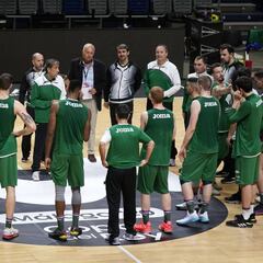 Examen para el anfitrión ante su bestia negra contemporánea