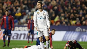 El Madrid gira 180º: de campeón a crucificarse del 80' al pitido final
