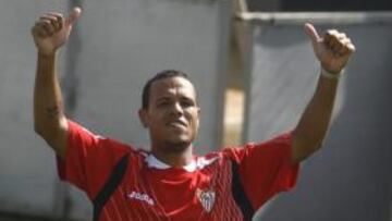 "Luis Fabiano decidirá su futuro cuando vuelva del Mundial", según su agente