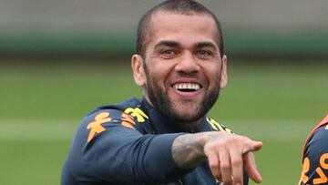 Alves se ofrece al mejor postor