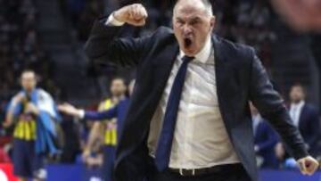 Laso festeja la victoria de su equipo.