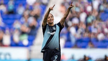 HARRISON, NEW JERSEY - SEPTEMBER 8: Esther González #9 of NJ/NY Gotham FC waves to fans as she celebrates her goal in the second half of the National Women's Soccer League match against the Houston Dash at Red Bull Arena on September 8, 2024 in Harrison, New Jersey. (Photo by Ira L. Black - Corbis/Getty Images)
