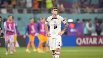 Christian Pulisic, jugador de Estados Unidos, lamenta la derrota de su equipo frente a Países Bajos en octavos de final de Qatar 2022.