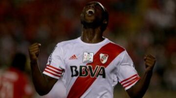 Éder Álvarez Balanta, defensa central de River Plate (ARG)