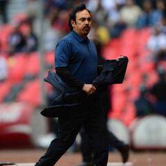 Hugo Sánchez estaría dispuesto a volver a Pumas