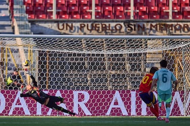 Mora vuelve a salvar a México