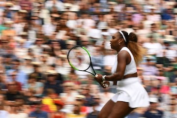 Sin sorpresas se desarrollaron los partidos de cuartos de final en la rama femenina de Wimbledon. Halep, Williams, Svitolina y Strycova estarán en la penúltima fase del torneo. 