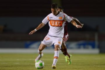 El alguna vez seleccionado mexicano juega como medio en los Correcaminos. A sus 37 años, el nacido en Argentina mantiene su juego en el Ascenso MX. 