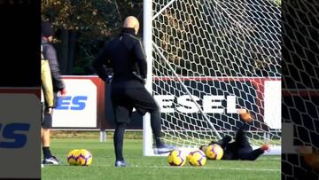 ¡Un crack!: el hijo de Pepe Reina mostró sus dotes como arquero