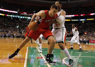 Número 5 del draft de 2011, fue elegido por Toronto Raptors.