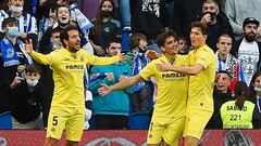 Villarreal&#039;s Spanish forward Gerard Moreno (C) celebrates scoring his team&#039;s first goal during the Spanish league football match between Real Sociedad and Villarreal CF at the Anoeta stadium in San Sebastian on December 18, 2021. - C (Photo by A