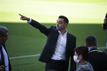 Xavi Hern¨¢ndez durante su presentaci¨®n como nuevo entrenador del FC Barcelona.