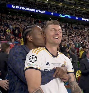 Los mejores memes de la pareja pillada por la ‘Kiss Cam’ del concierto de Coldplay